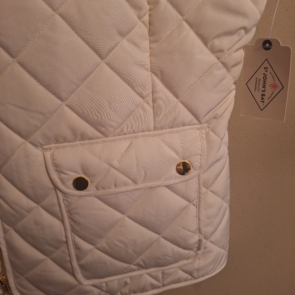 NWT St. John's Bay puffer vest with gold accents in ivory cream sz XL - Picture 13 of 16